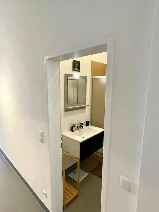 Klimatisierte Sehr Zentrale Wohnung-Loftstyle- Vienna 0*,  Austria